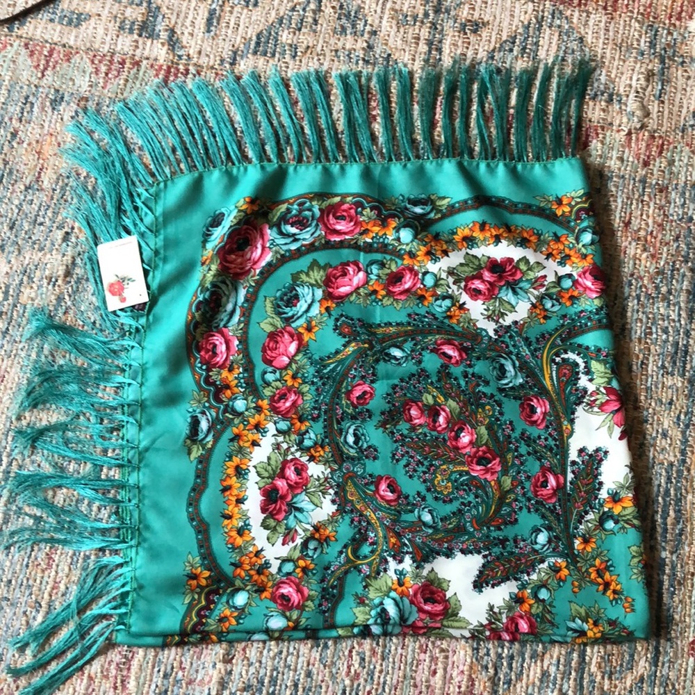 NWT. Fringed floral scarf from Russia